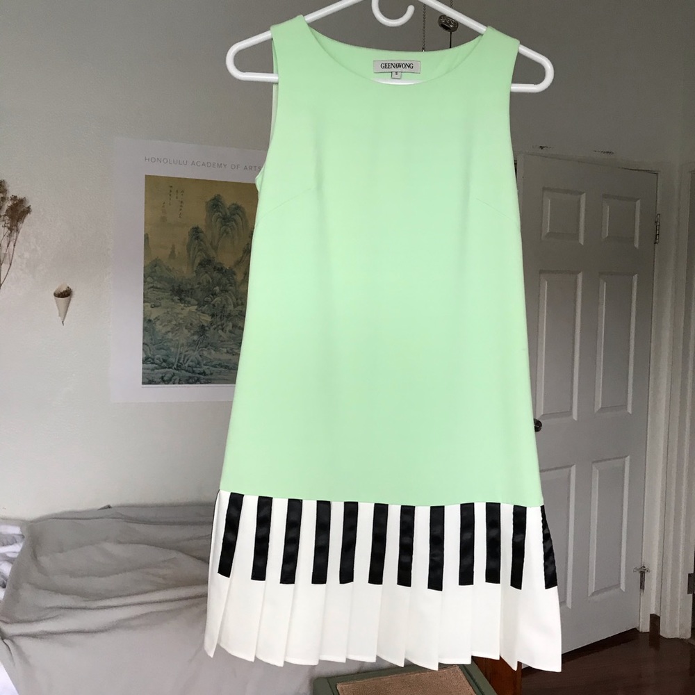 Unique key lime green piano dress 🎹👗